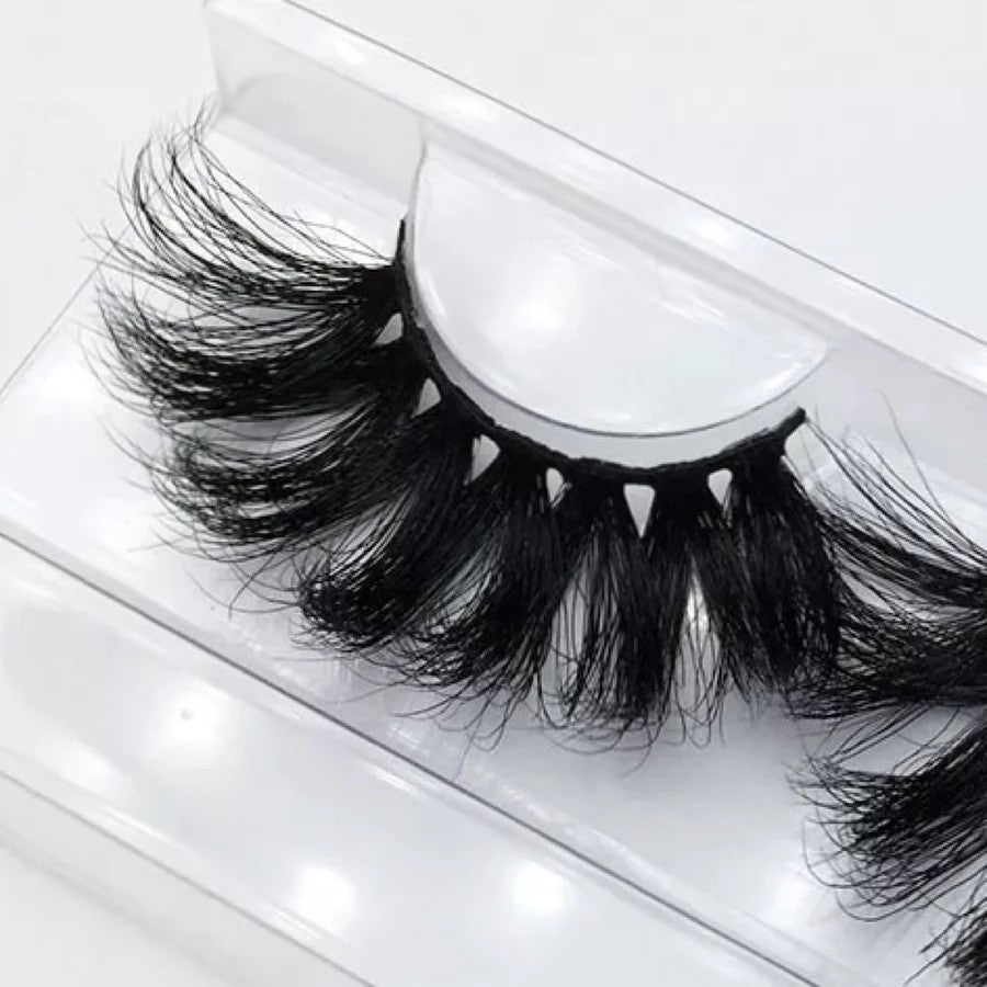 3D Eyelash Beauty Mega Volume Strip Lashes. Black Eyelashes. Dramatic Flared Fluffy Volume Eyelash Extensions. 25mm Mink Eyelashes Made Of Fluffy Lash Extensions.